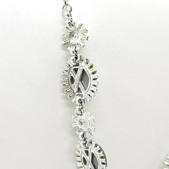 Emmons Grand Duchess 1960 Gray Thermoset Faux Pearl Silver Tone Necklace - Picture 4 of 5